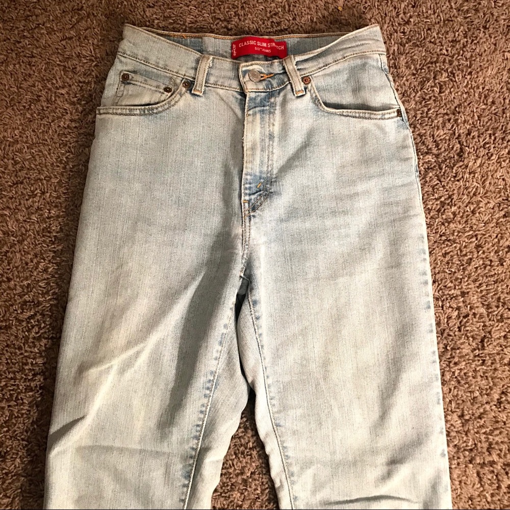 Blue high waisted Levi Jeans